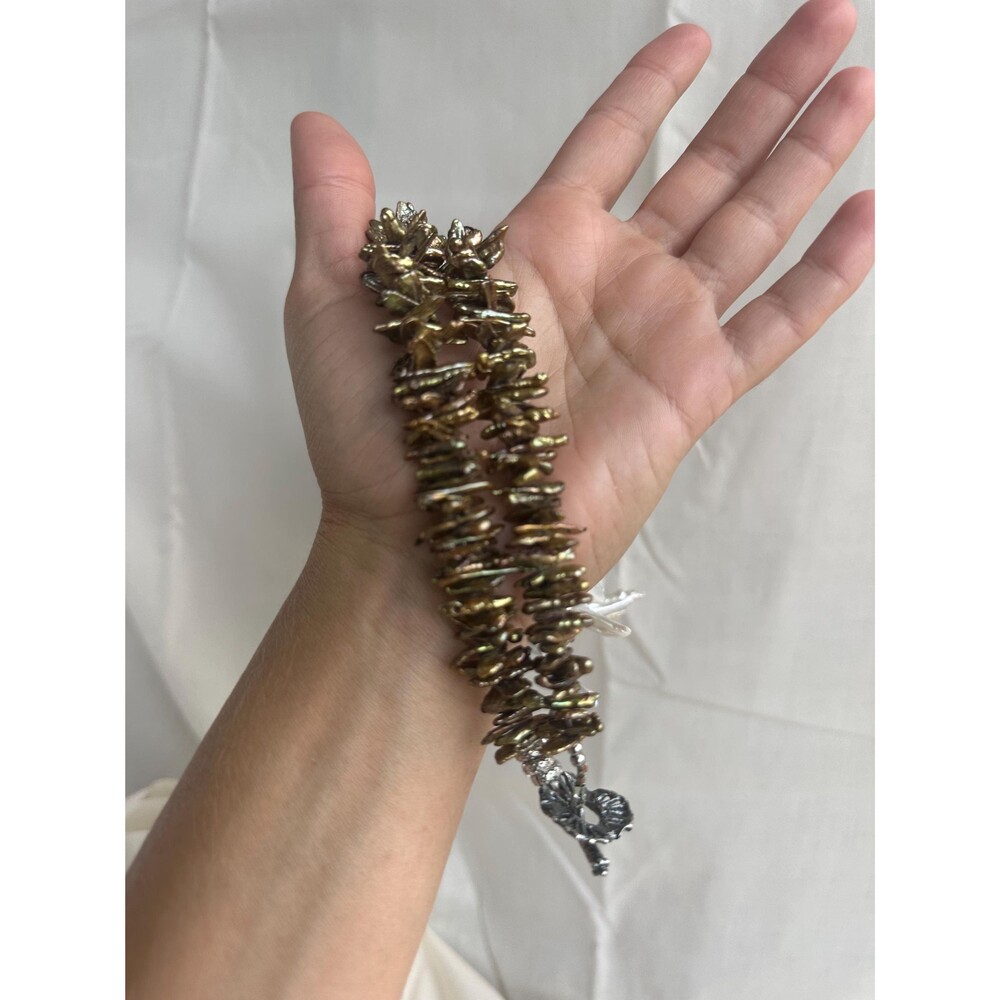 Green Biwa pearl necklace, textured white baroque choker, bronze toggle clasp - Picture 9 of 16